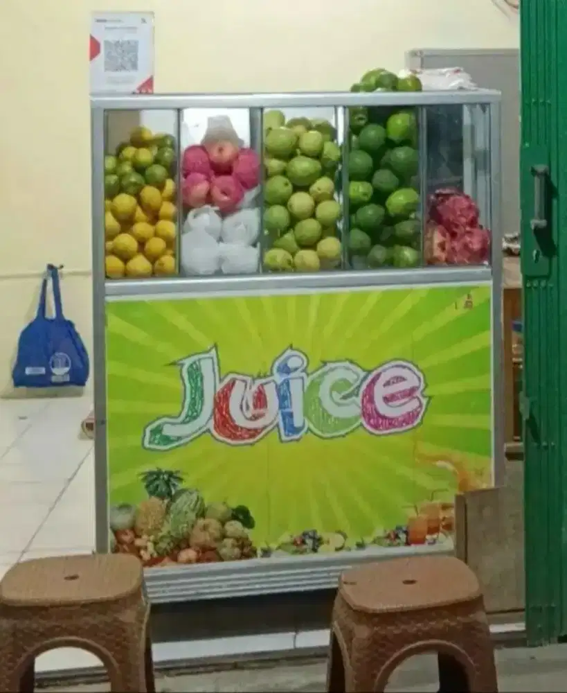 etalase grobak juice buah