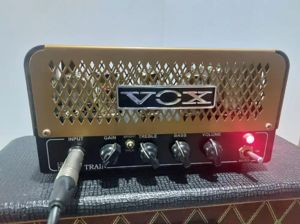 Tube Amplifier VOX Lil' Night Train NT2H + Speaker Cabinet VOX V110NT