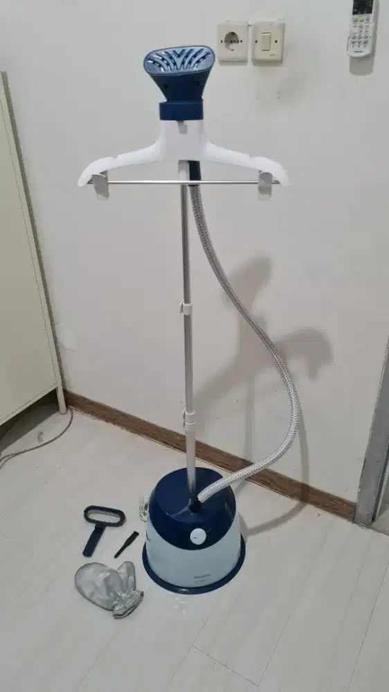 Standing steamer setrika uap Philip GC-518, SECOND