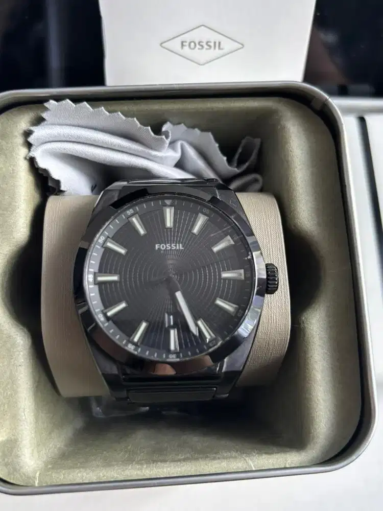 Jam Tangan Fossil FS5824, seri Everett (Three-Hand Date)
