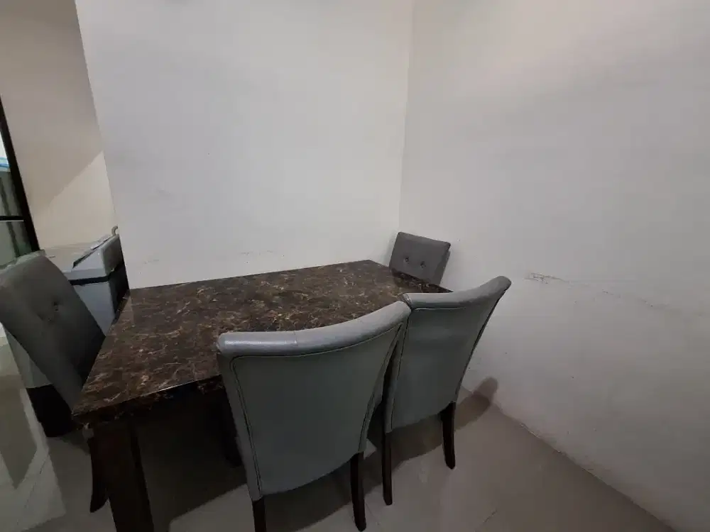1 Set Meja Makan
