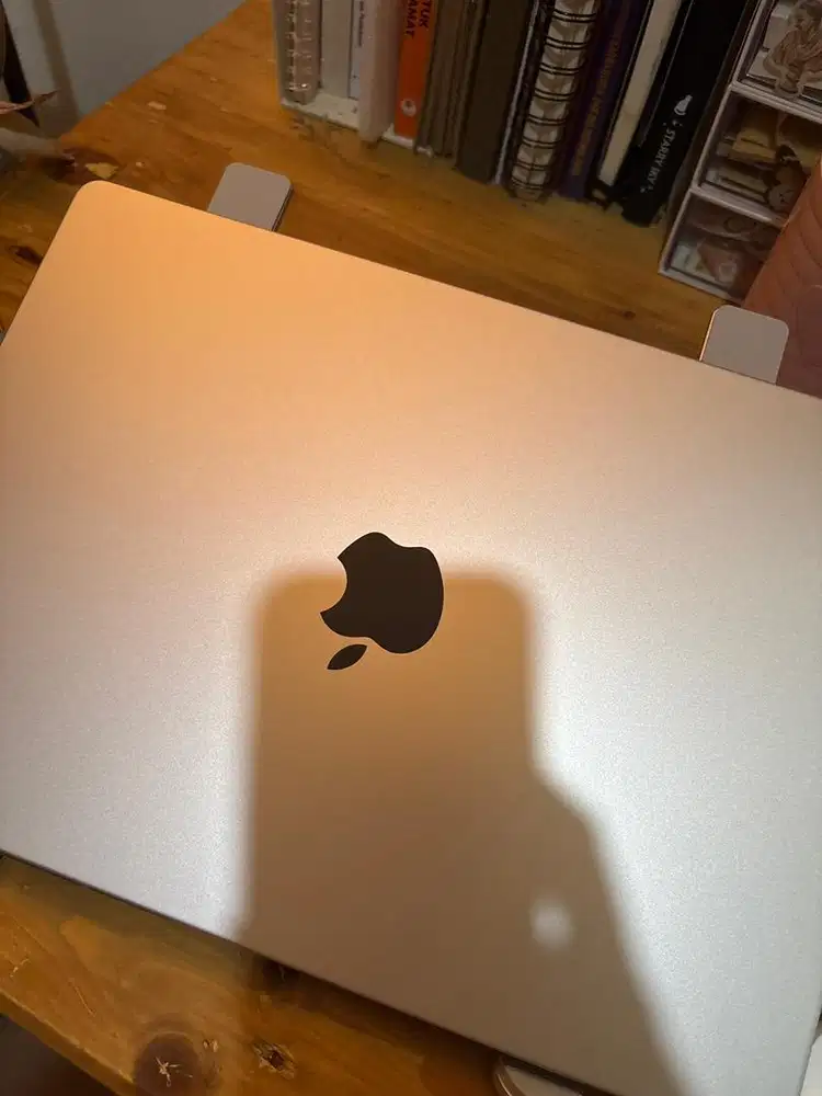 MACBOOK PRO APPLE M4