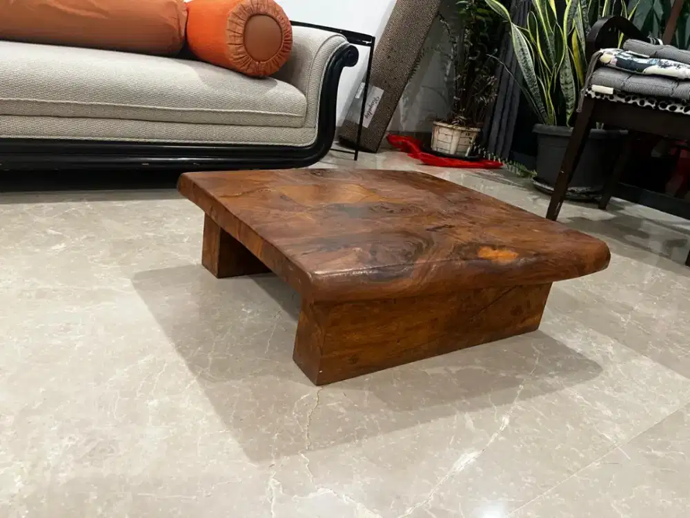 Meja pendek kayu asli dan tebal