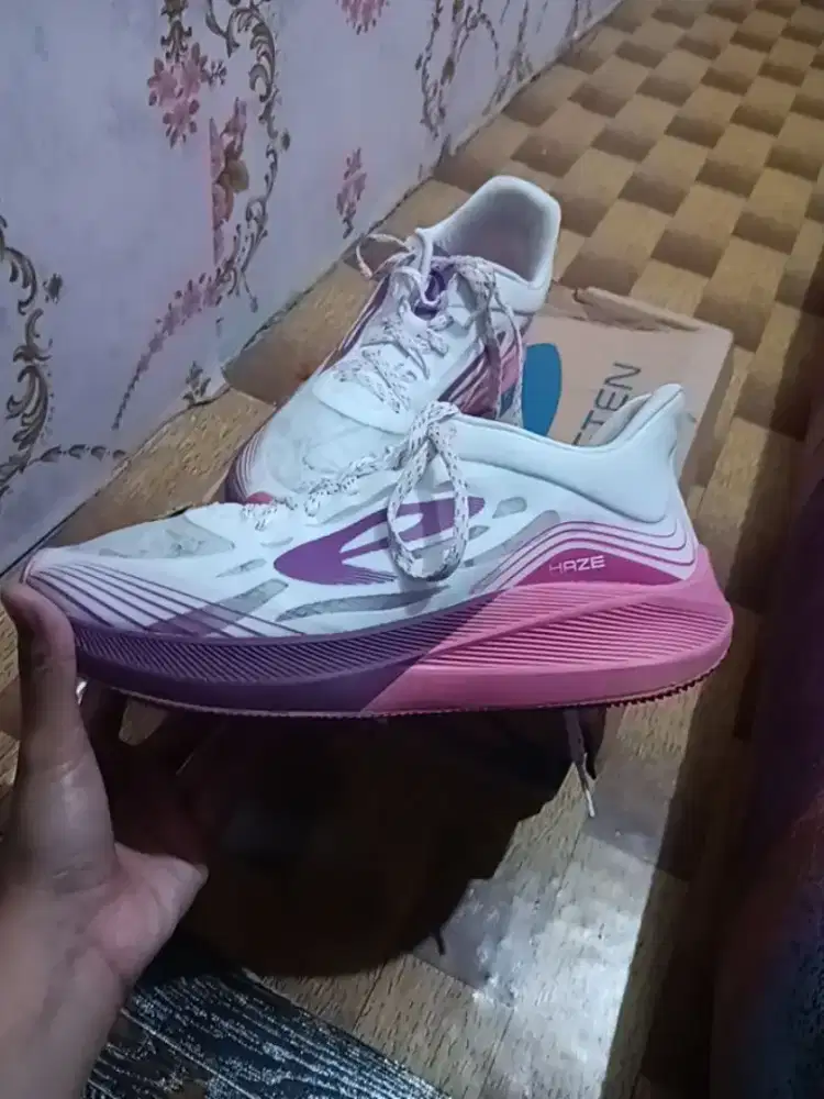 Sepatu running 910 haze vision 1.0