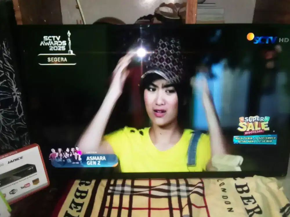 Di jual tv tosiba 40 in komplit remot stb sama breaket