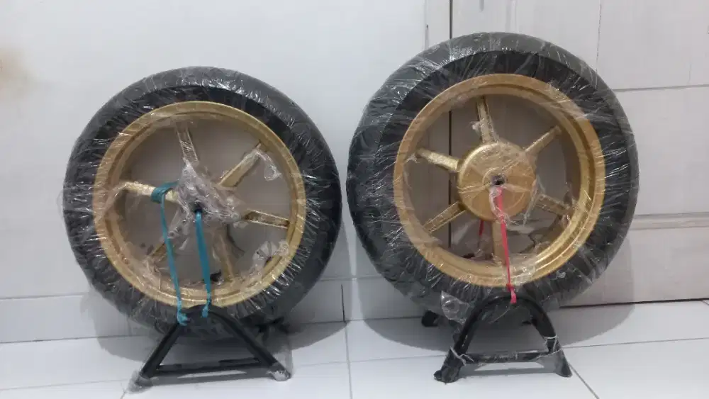Dijual Velg Vrossi Starmax Aerox 300/400 & Ban Maxxis Victra 120/150