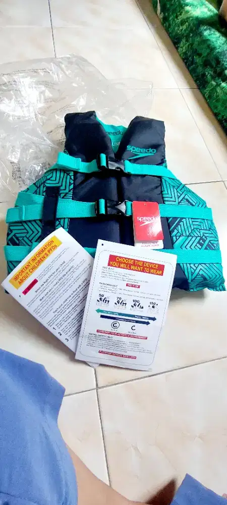 Pelampung Merk Speedo