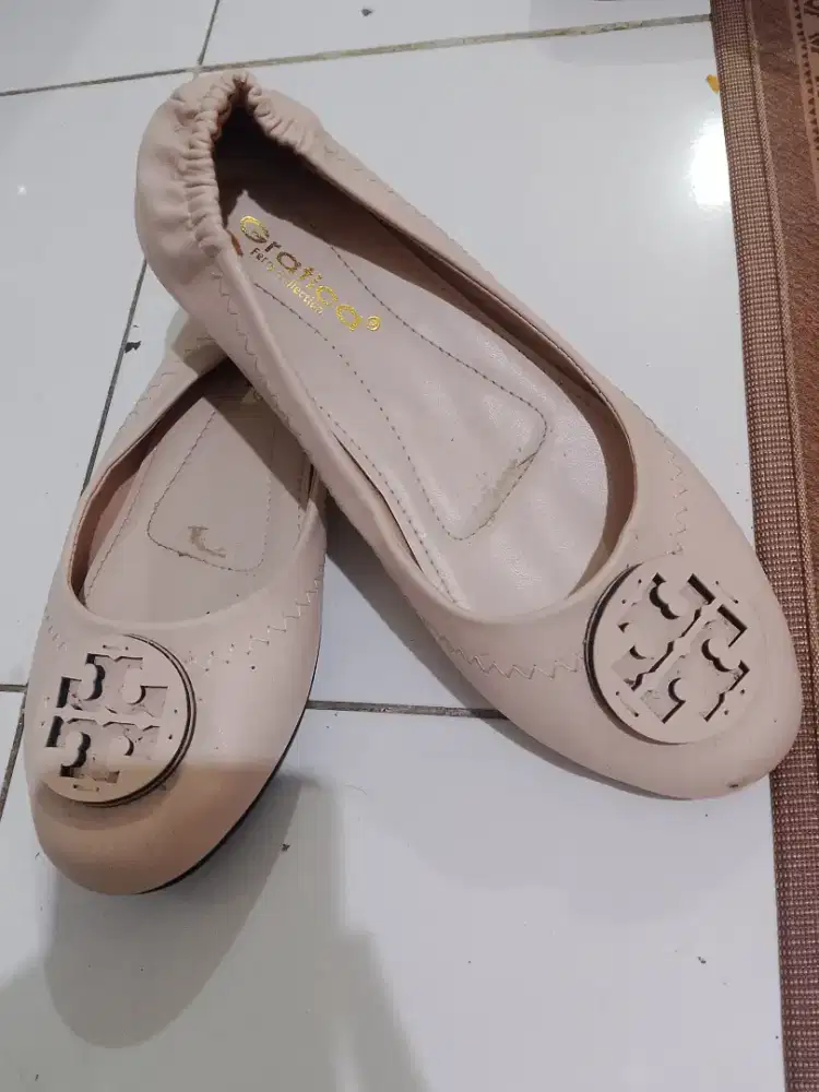 Flat shoes wanita