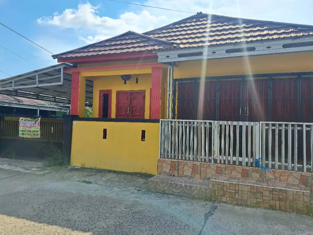 Rumah ini mau dijual karena sudah punyak rumah utama