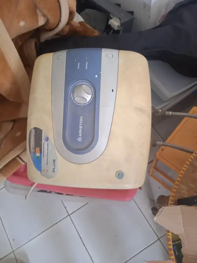 Water heater aristo