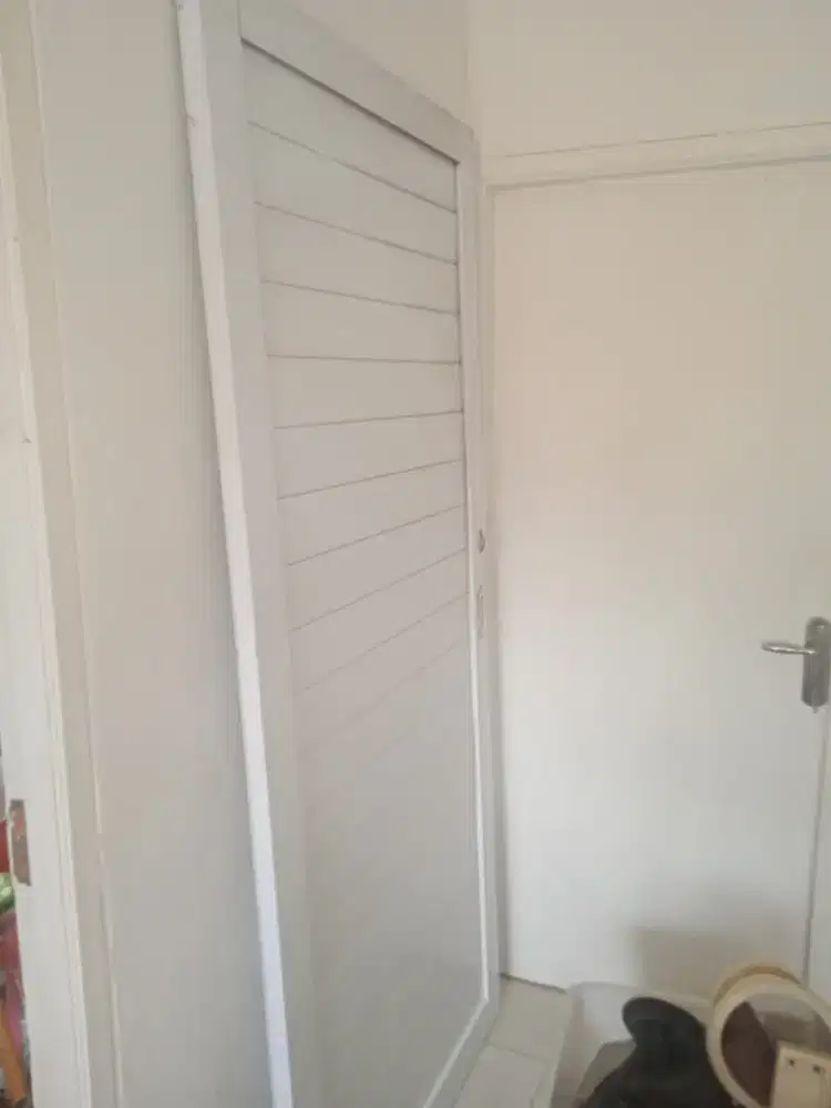 Pintu geser alumunium