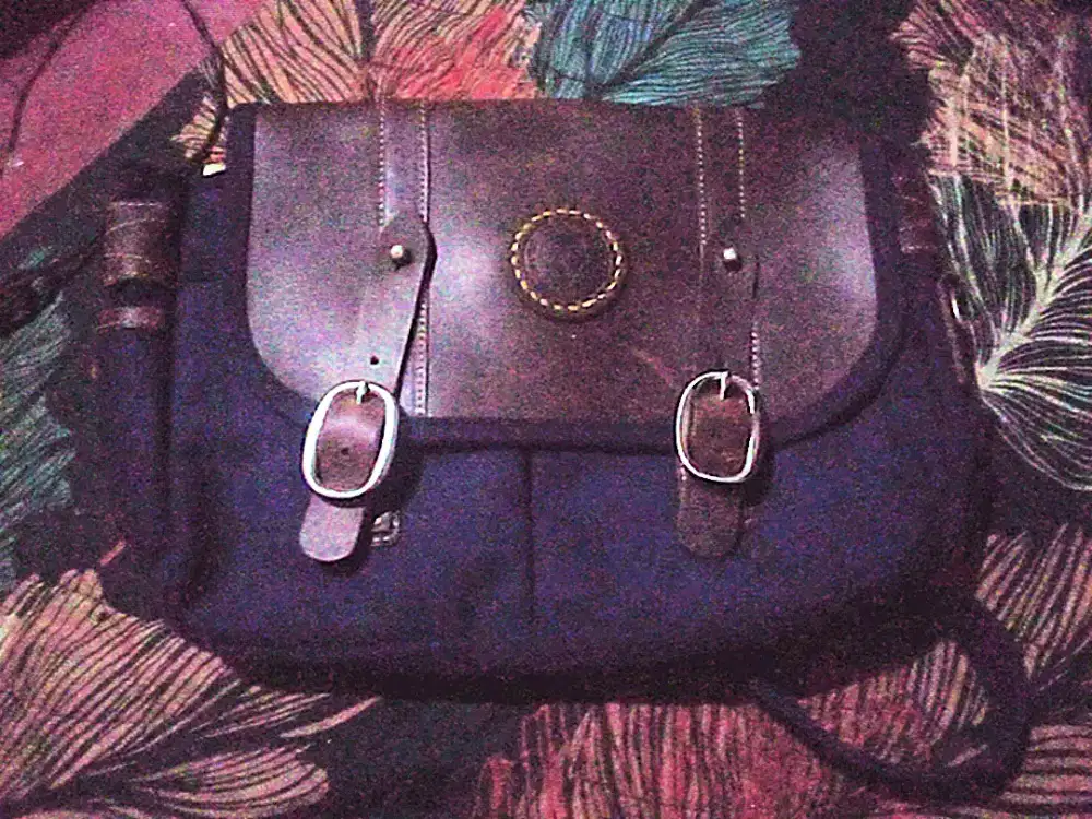 Tas merk voyej kulit asli