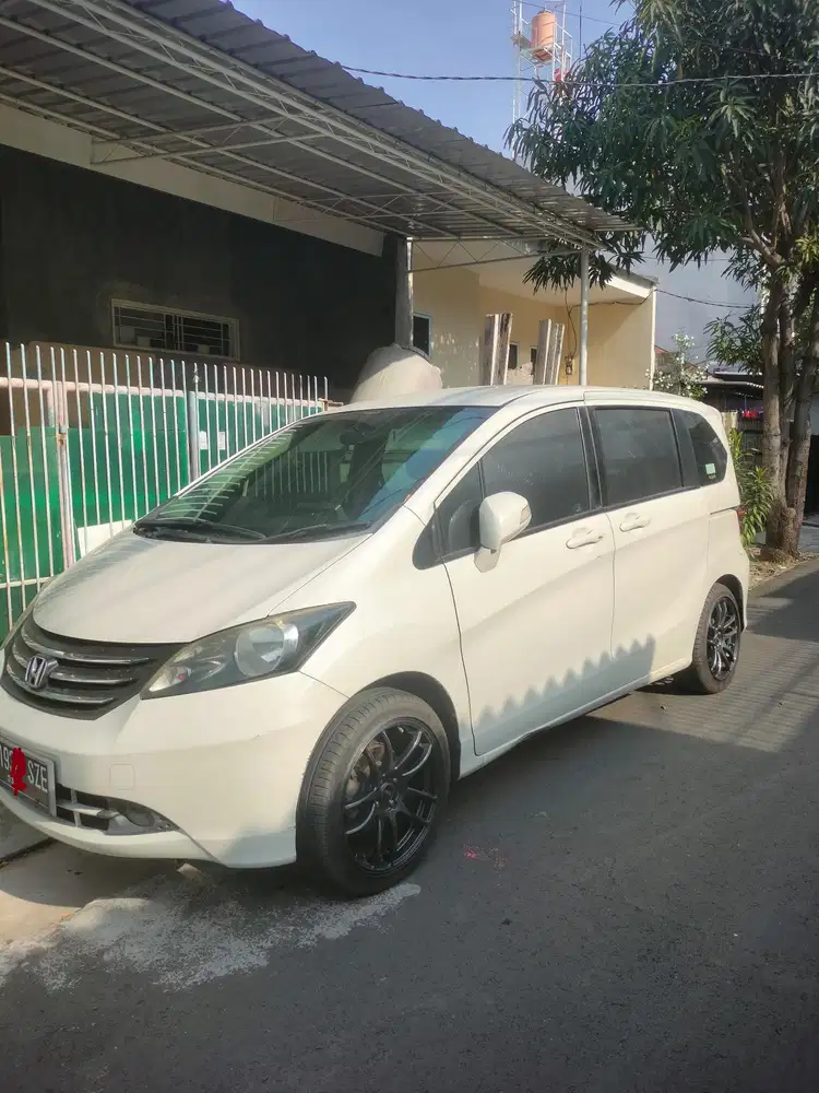Honda Freed 2012 Bensin