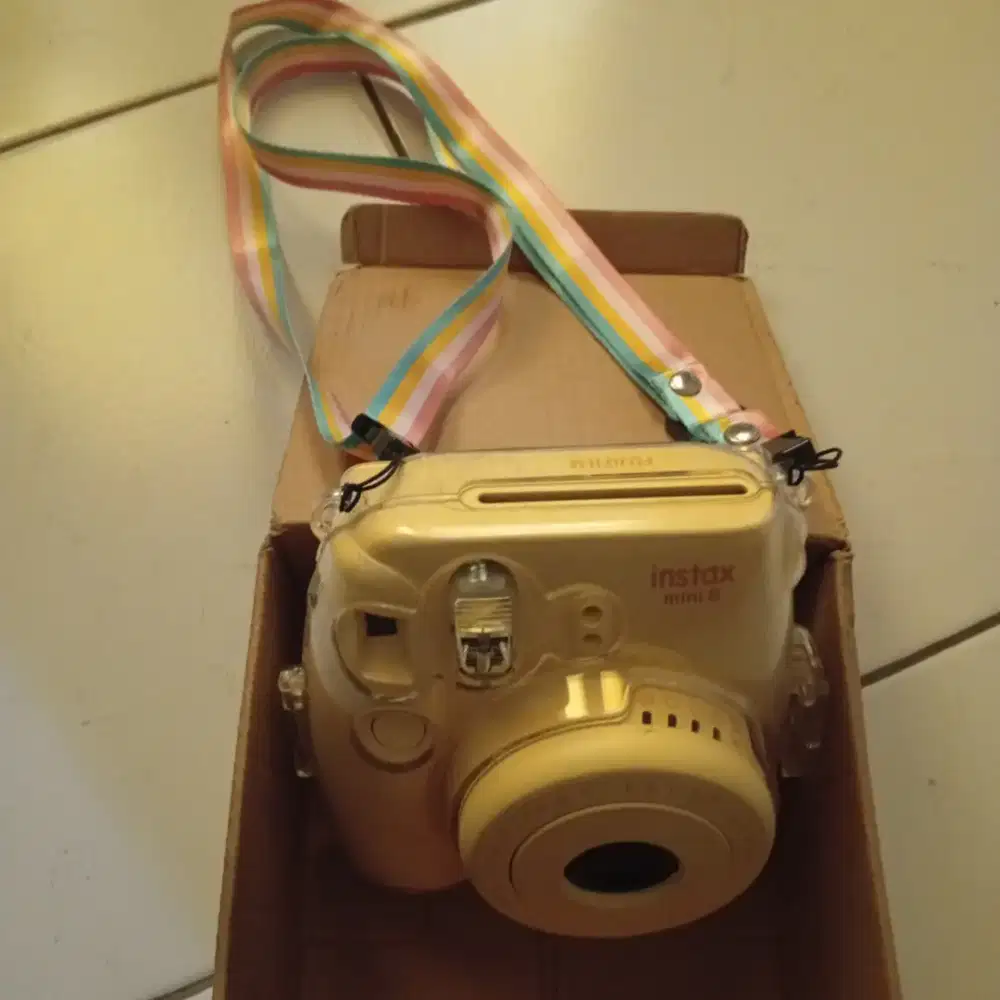 Kuala aja dari pada gak kepake polaroid intax mini 8 by fujifilm