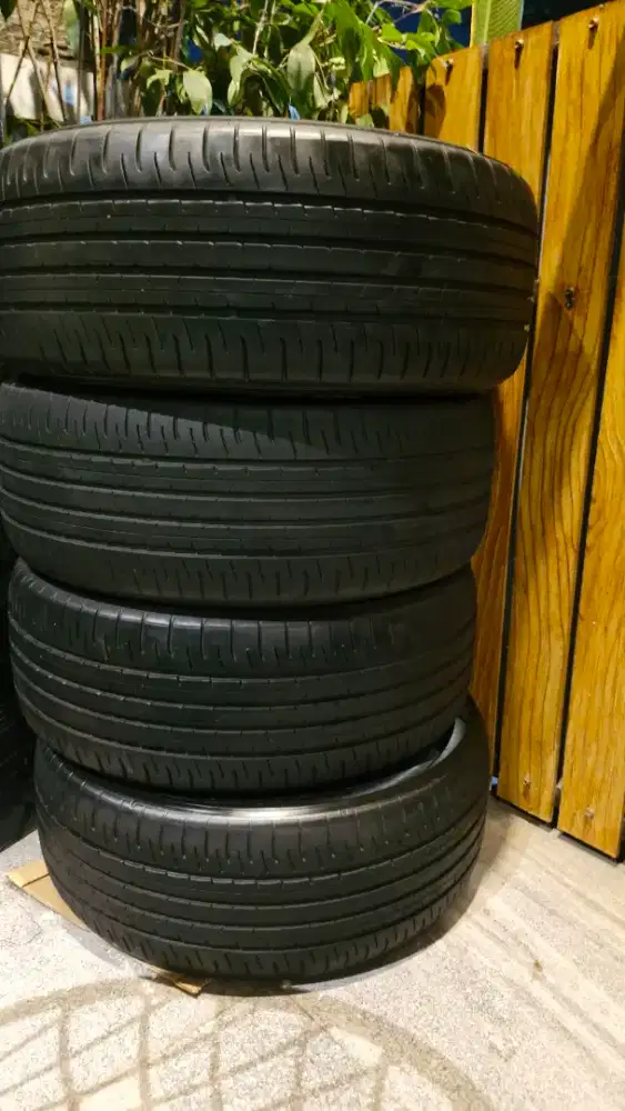 Dunlop sportmaxx 225 50 18