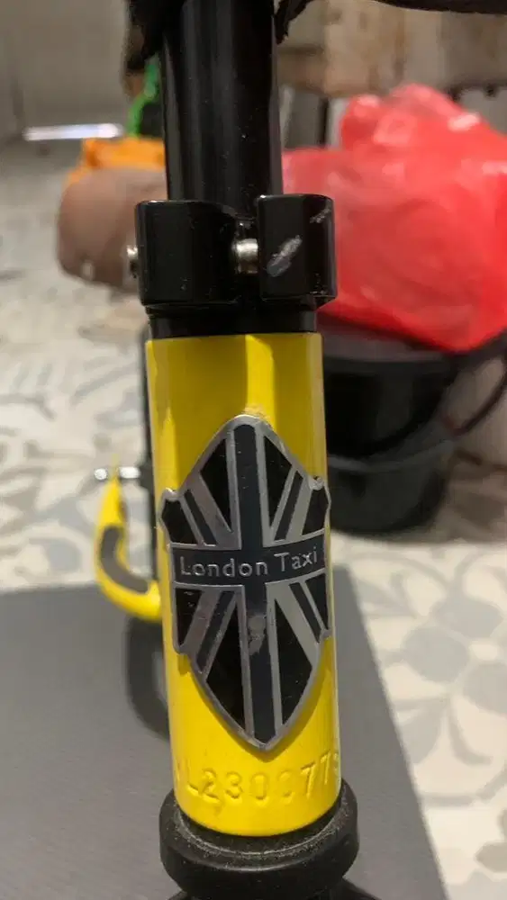 Balance Bike London Taxi Original – Warna Kuning (Second, Kondisi 90%)