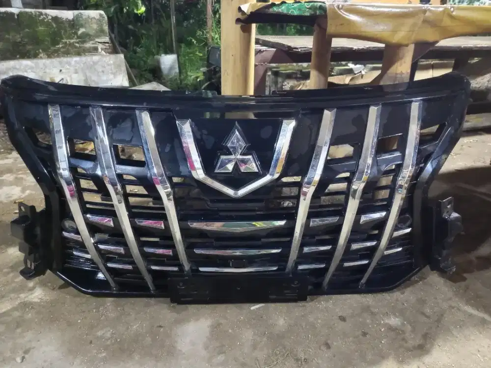Grill pajero alphard