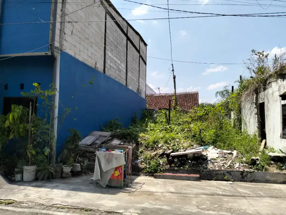 Tanah sampangan dekat SPBU sampangan.