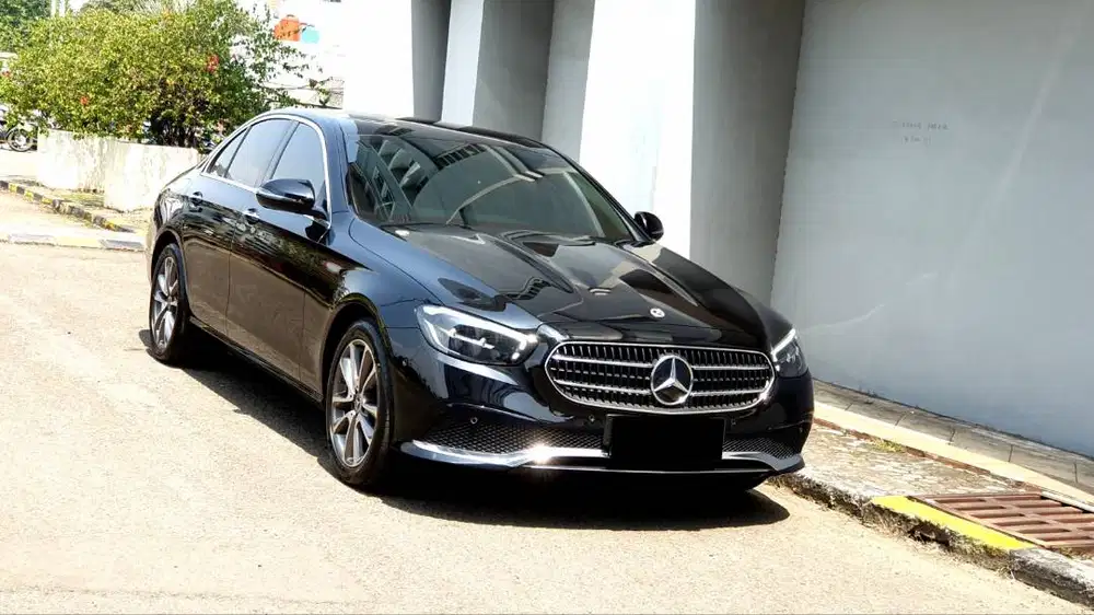 [ LOW KM ] Mercedes Benz Mercy E200 E 200 Avantgarde W213 AT 2022/2023