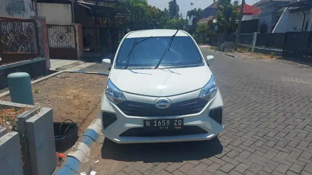 Daihatsu Sigra 1.0 M MT 2021 DP 5jt