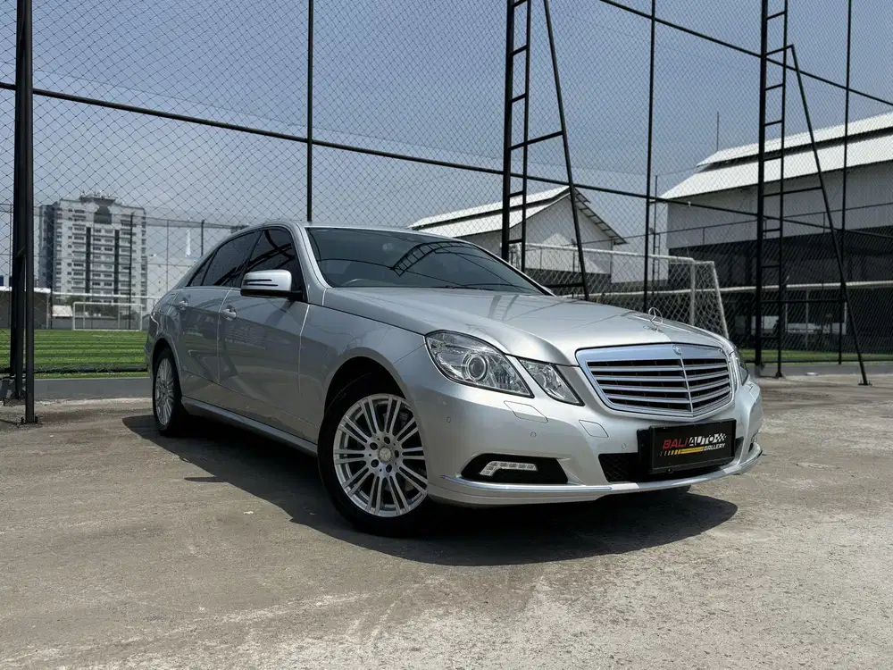 Mercedes Benz E300 Elegance 2010 KM12rb Antikk