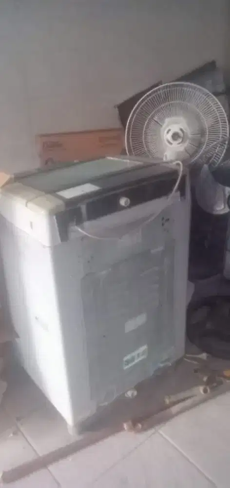 Di cari dan dibeli barang bekas seperti elektronik mesin cuci dll