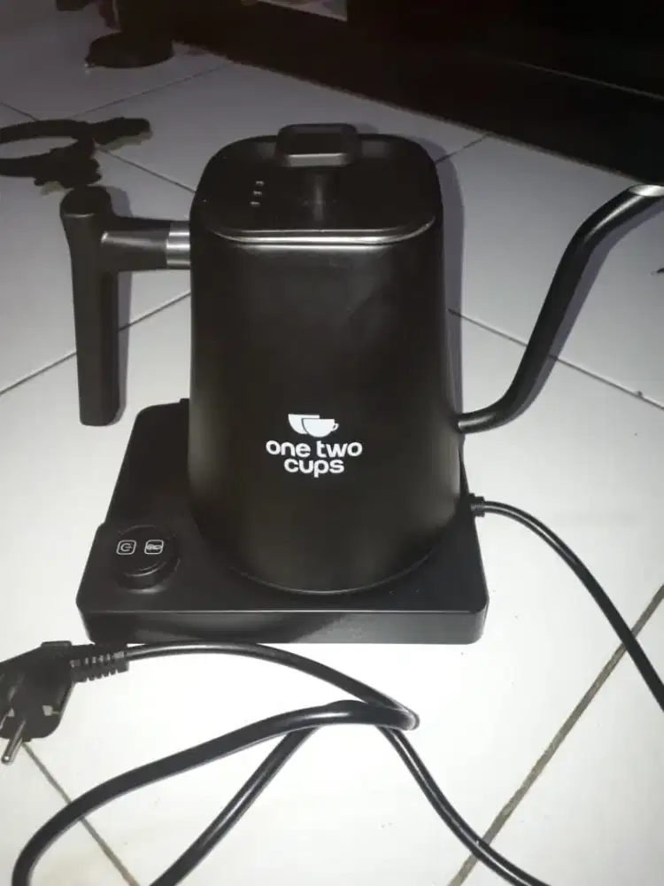 One Two Cups Teko Listrik Kopi Pemanas Air Leher Angsa1200W1L-KT10 PRO