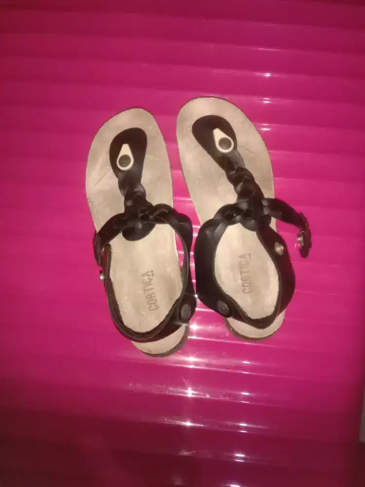 Sandal CORTICA nyaman
