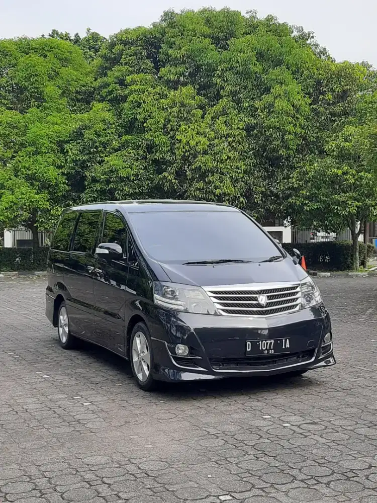 Toyota Alphard 2.4 G AT Matic bensin hitam