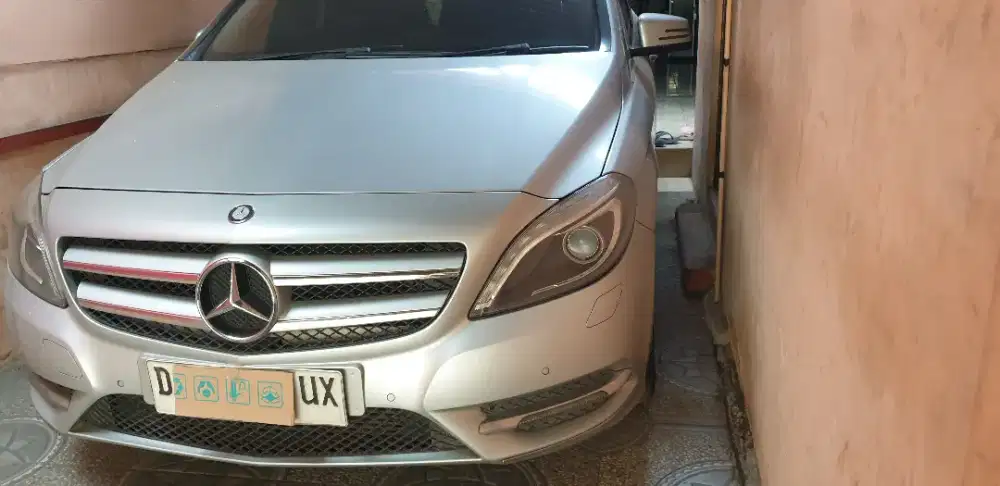Dijual mercedes benz B200 tipe sport 2013