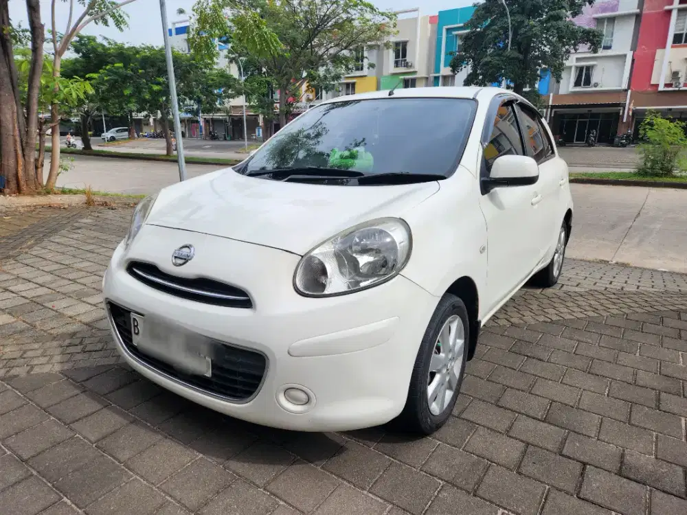 Nissan March 1.2 AT 2014