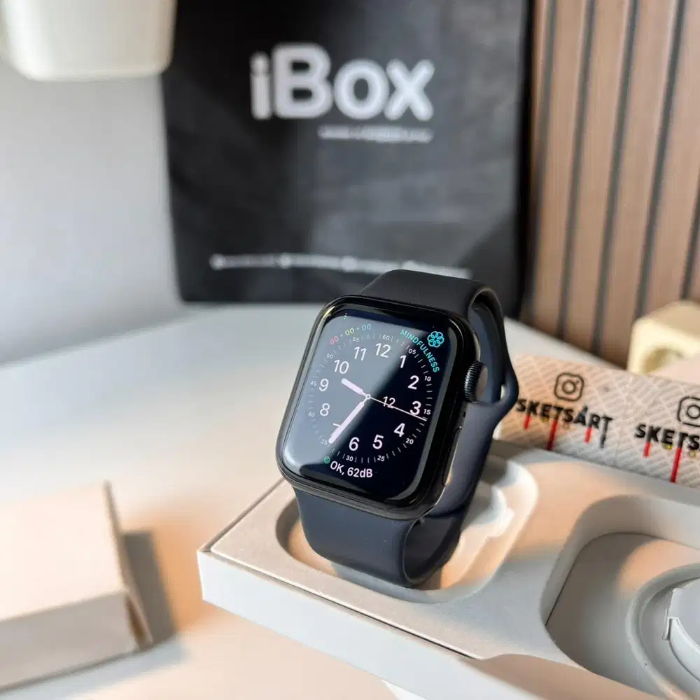 Apple Watch SE Gen 2 40mm Black iBox iwatch Battery Health 100%