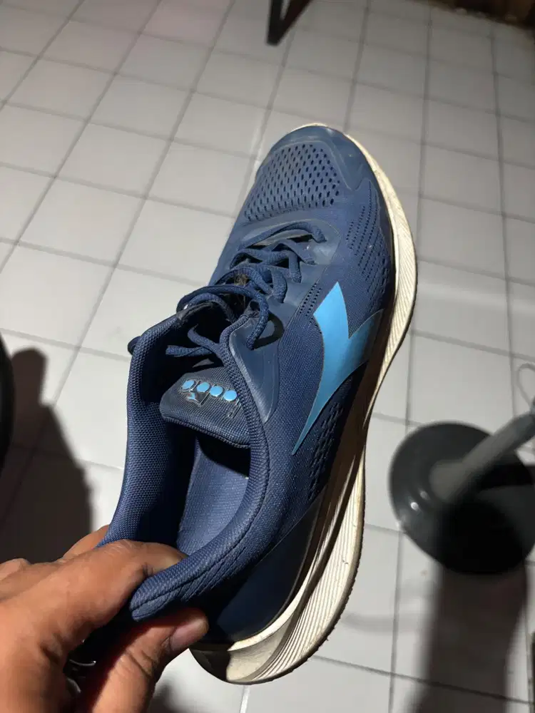 Sepatu diadora size 44