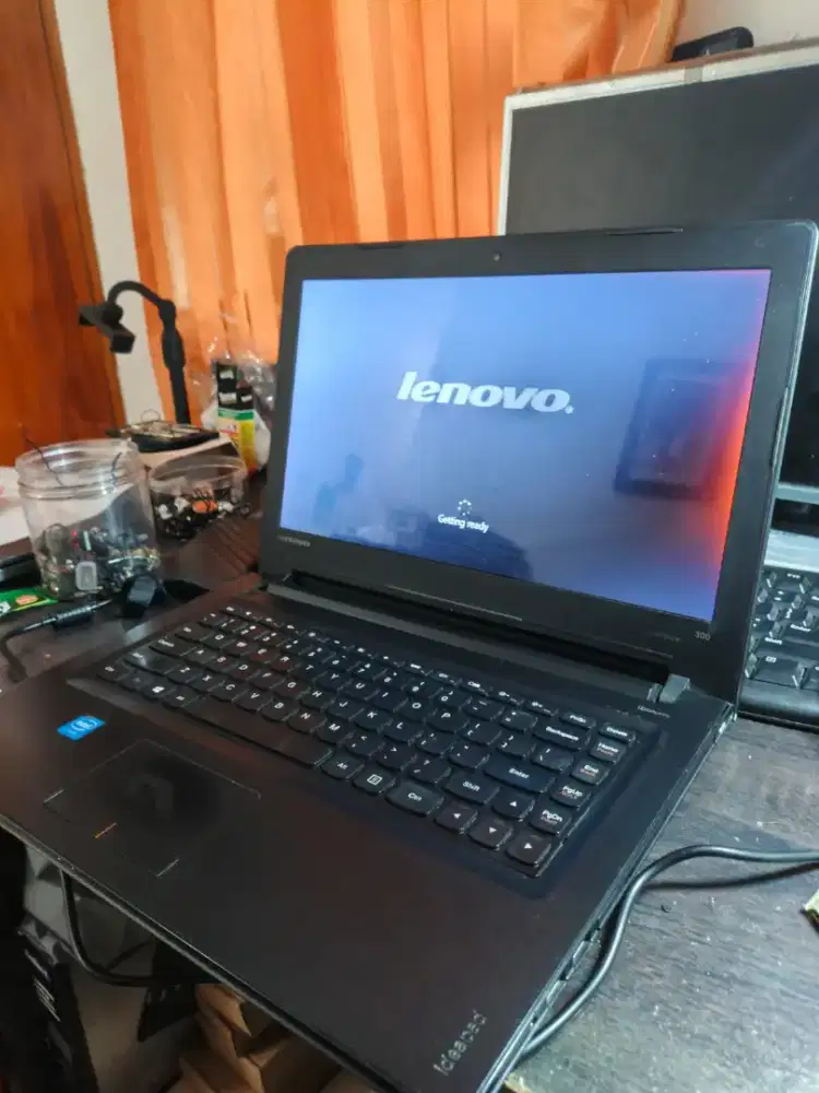 Laptop Lenovo Celeron Ram 8 gb Hardisk 500 Gb