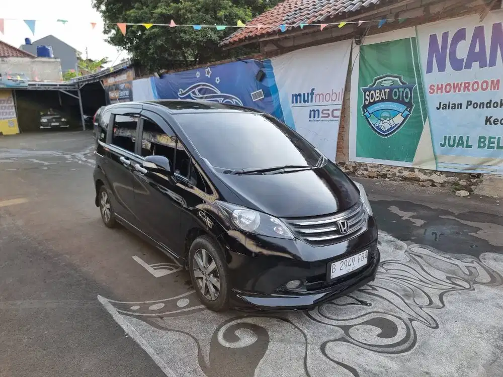 Honda Freed E PSD Matic 2010 Dp 3 Juta