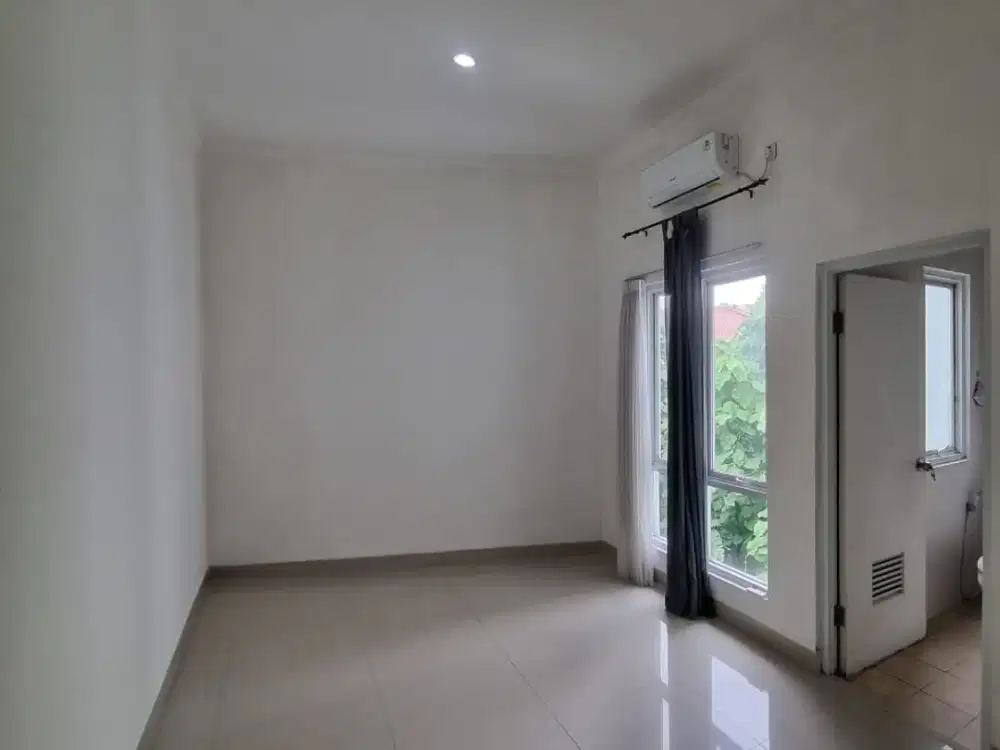 Rumah Asri Lingkungan Exclusive di Sektor 8 Bintaro