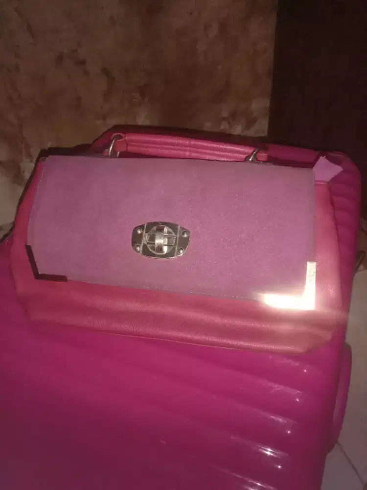 Tas selempang wanita pink nyaman di pakai