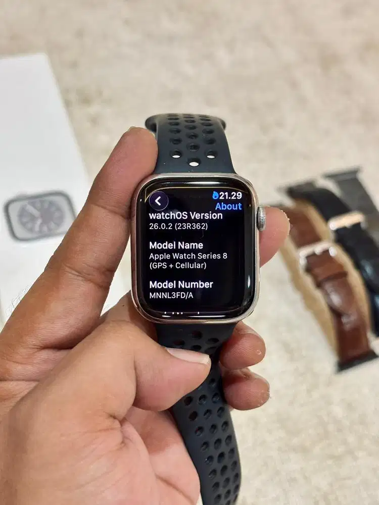 Apple Watch Series 8 GPS + Cell 45MM Silver Stainless Steel iBox