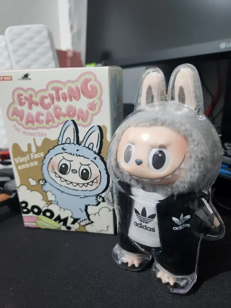 Labubu Kostum Adidas Die Hard Only