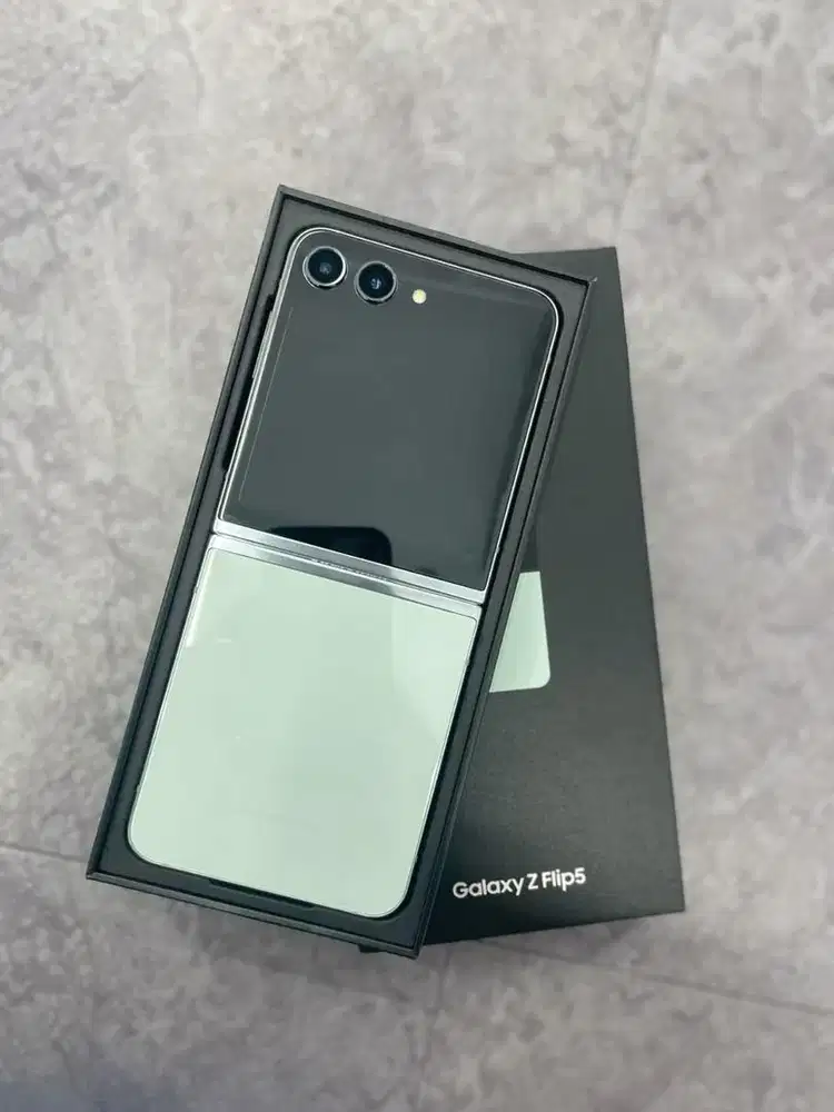 SAMSUNG ZFLIP 5 256GB fulset mulus no minus nego sampai jadi