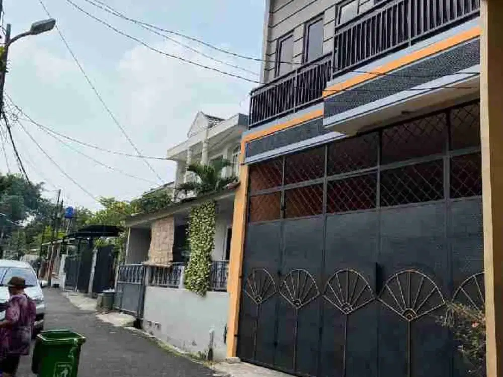 Disewakan rumah 2 lt di Pondok Pinang Jaksel lt 45 m2, lb 130 m2 ada 3 kt 3 km semi furniture siap huni, survei yuk!!