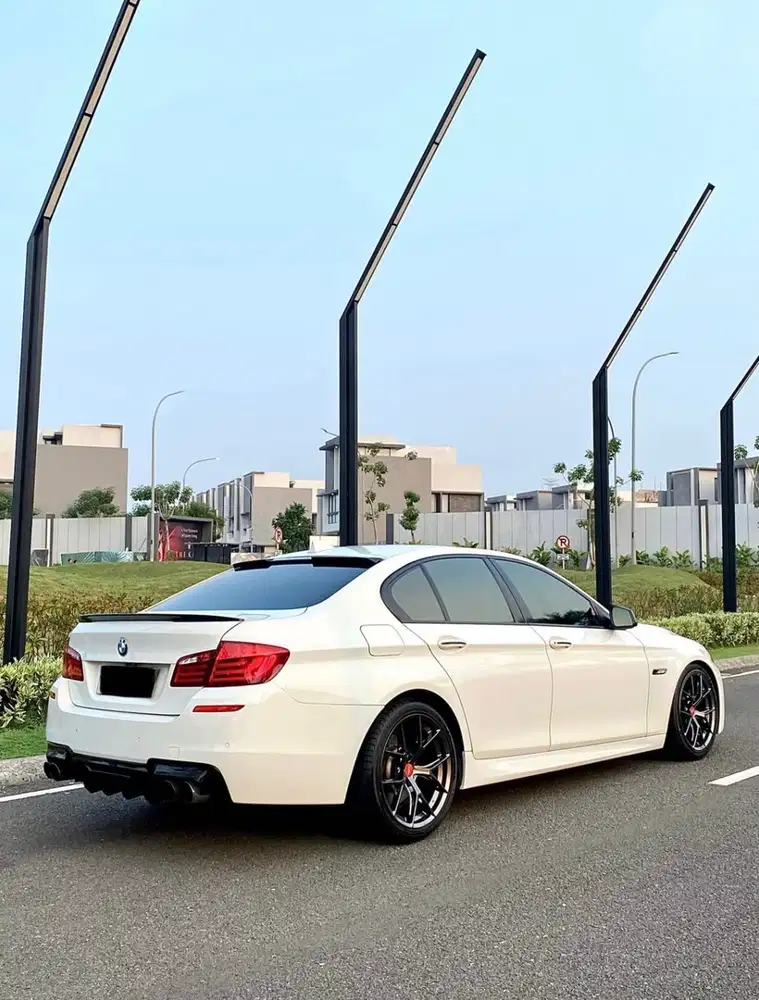 BMW 520i 2012 Bensin