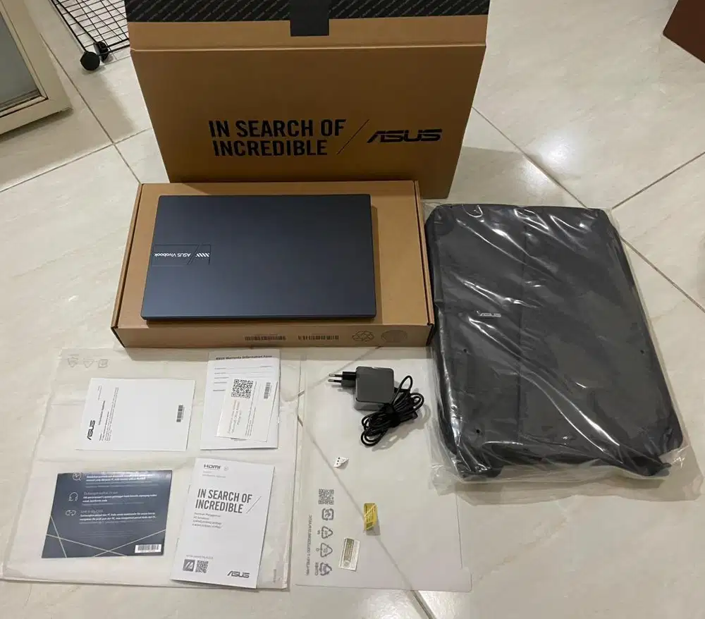 Laptop Asus Vivobook 14 A1404VA Core i3 1315 8GB 512gb SSD W11+OHS