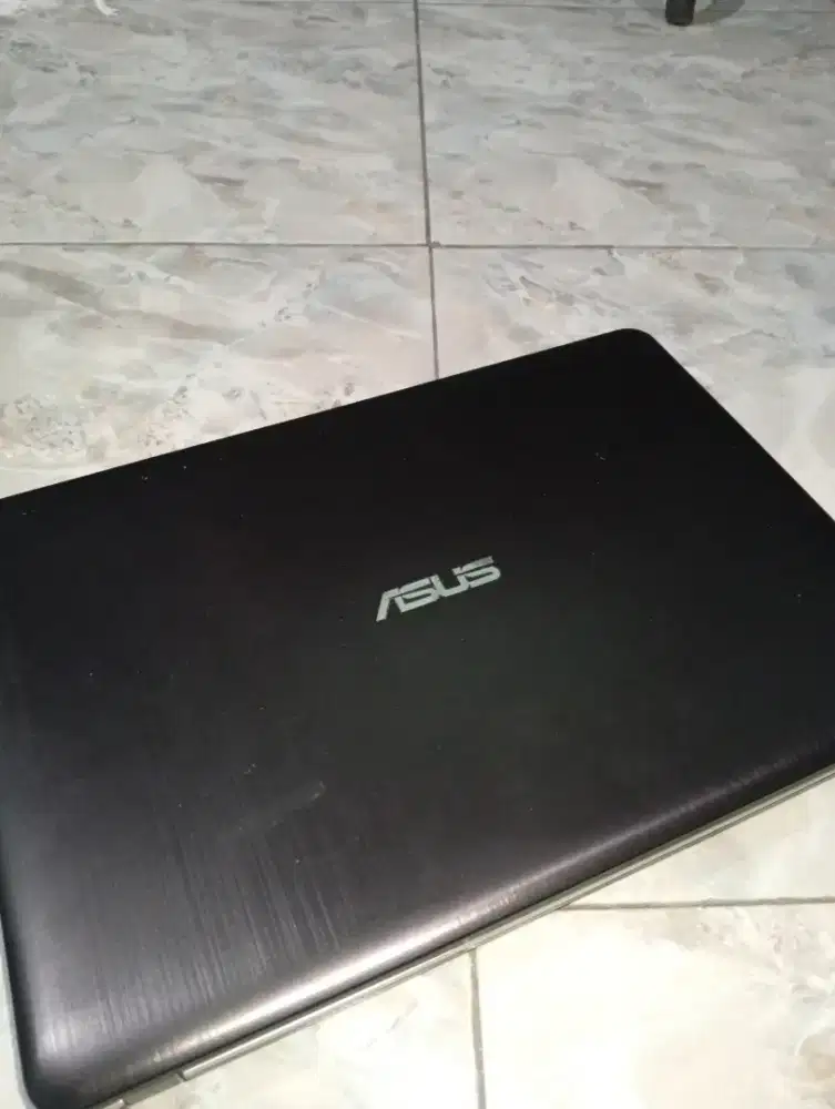 Laptop asus X441N