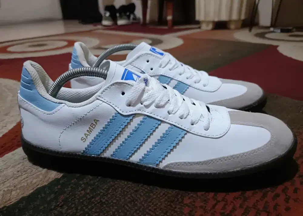 Sepatu casual Adidas samba new