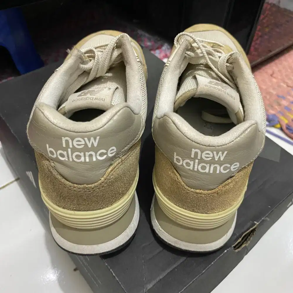 Sepatu New Balance 574 size 39