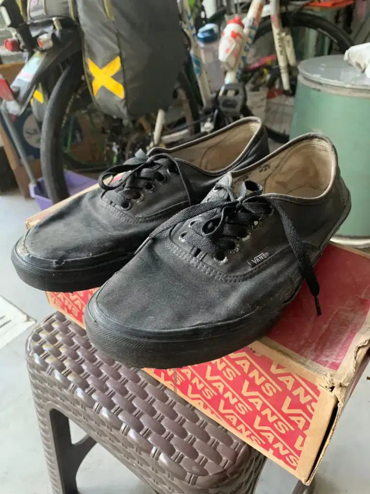 Vans Authentic size 43