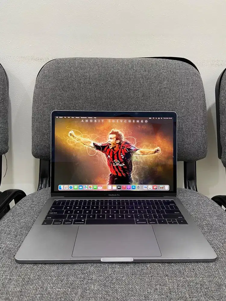 MacBook Pro 2017 i5/16/256GB