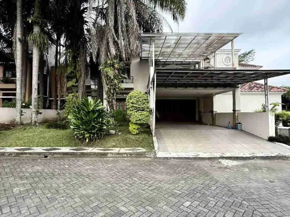 RUMAH MEWAH 2 LANTAI TANAH LUAS DALAM PERUMAHAN ELITE DI JALAN PALAGAN KM 7 NGAGLIK