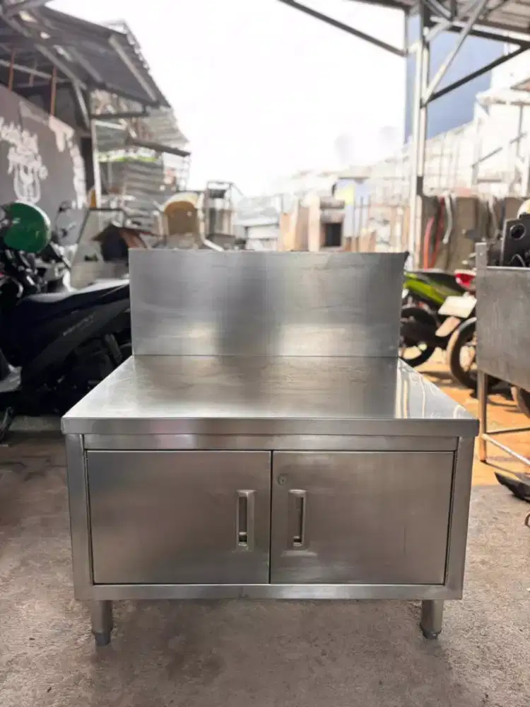 Meja kabinet meja kompor 
Ukuran 90x70x60